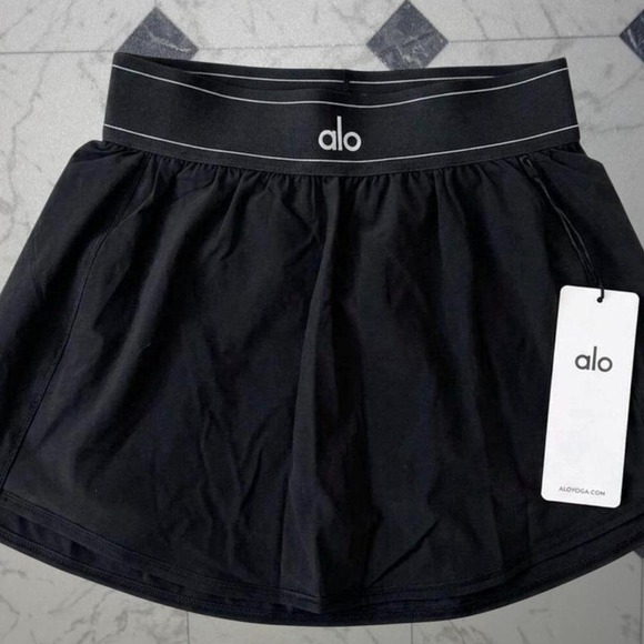 Dresses & Skirts - Alo Yoga Match Point Tennis Skirt Womens Large Black Logo Waistband NWT